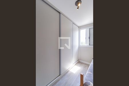 Quarto de apartamento à venda com 2 quartos, 51m² em Quitaúna, Osasco