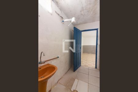 Banheiro de casa para alugar com 1 quarto, 25m² em Veloso, Osasco