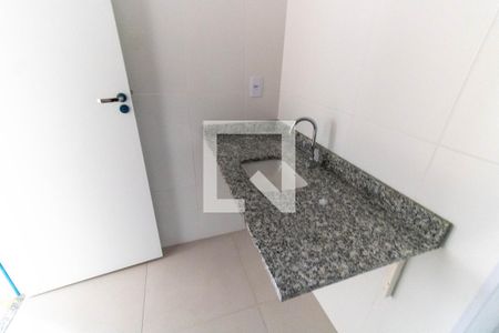 Banheiro de kitnet/studio para alugar com 1 quarto, 40m² em Ingá, Niterói