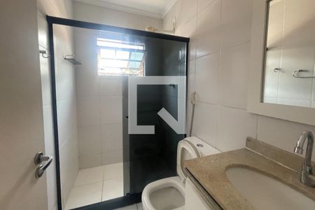 Banheiro de casa para alugar com 2 quartos, 100m² em Vila São Luís, Duque de Caxias