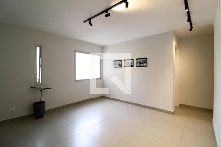 Sala de apartamento à venda com 2 quartos, 56m² em Moema, São Paulo