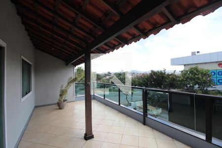 Varanda da Sala de casa para alugar com 3 quartos, 200m² em Guarani, Belo Horizonte