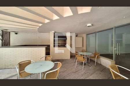Apartamento à venda com 247m², 4 quartos e 4 vagas Apartamento à venda com 247m², 4 quartos e 4 vagasÁrea comum - Churrasqueira