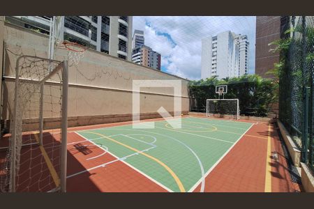 Apartamento à venda com 247m², 4 quartos e 4 vagas Apartamento à venda com 247m², 4 quartos e 4 vagasQuadra