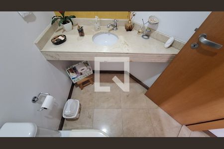 Apartamento à venda com 247m², 4 quartos e 4 vagas Apartamento à venda com 247m², 4 quartos e 4 vagasLavabo