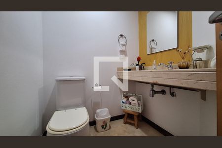 Apartamento à venda com 247m², 4 quartos e 4 vagas Apartamento à venda com 247m², 4 quartos e 4 vagasLavabo