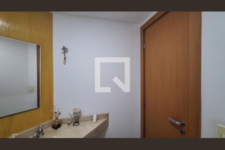 Apartamento à venda com 247m², 4 quartos e 4 vagas Apartamento à venda com 247m², 4 quartos e 4 vagasLavabo