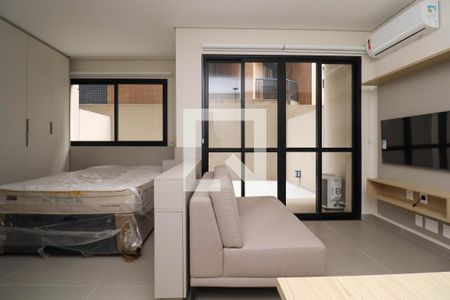 Sala/Cozinha de kitnet/studio à venda com 1 quarto, 42m² em Vila Madalena, São Paulo