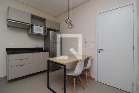 Sala/Cozinha de kitnet/studio à venda com 1 quarto, 42m² em Vila Madalena, São Paulo