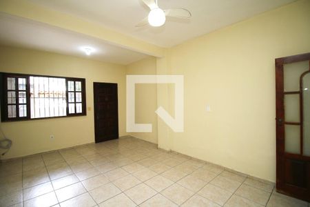 Sala de casa à venda com 2 quartos, 240m² em Penha, Rio de Janeiro