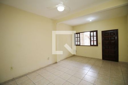 Sala de casa à venda com 2 quartos, 240m² em Penha, Rio de Janeiro