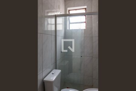 Banheiro de kitnet/studio para alugar com 1 quarto, 48m² em Cavalhada, Porto Alegre