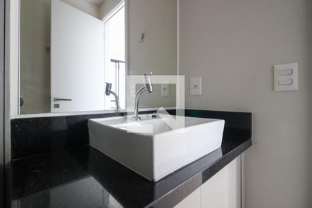 Banheiro de kitnet/studio à venda com 1 quarto, 32m² em Vila Madalena, São Paulo