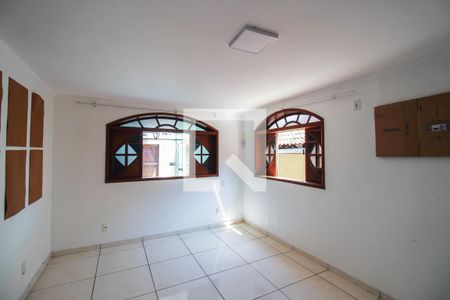 Suíte de casa para alugar com 2 quartos, 200m² em Califórnia, Nova Iguaçu