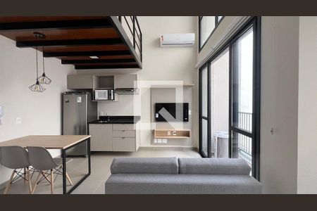 Sala e cozinha de kitnet/studio à venda com 1 quarto, 45m² em Vila Madalena, São Paulo