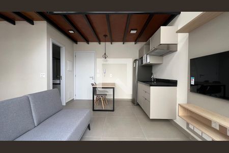 Sala e cozinha de kitnet/studio à venda com 1 quarto, 45m² em Vila Madalena, São Paulo