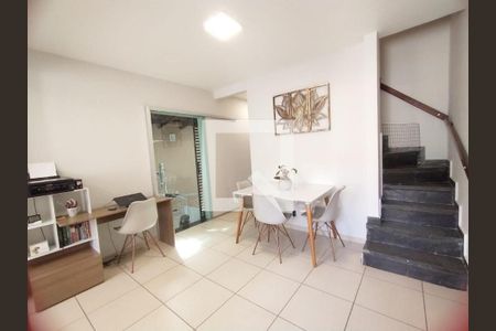 Casa à venda com 3 quartos, 103m² em Santa Rosa, Belo Horizonte