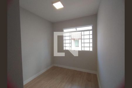 Casa à venda com 3 quartos, 103m² em Santa Rosa, Belo Horizonte