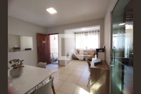 Casa à venda com 3 quartos, 103m² em Santa Rosa, Belo Horizonte