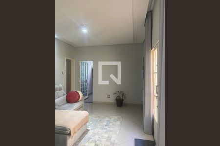 Casa à venda com 4 quartos, 340m² em Floresta, Belo Horizonte