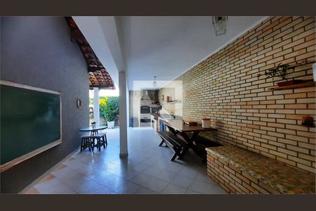 Casa à venda com 3 quartos, 206m² em Socorro, São Paulo