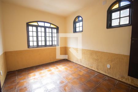 Sala de casa para alugar com 4 quartos, 800m² em Centro, São Gonçalo