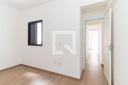 Quarto 1 de apartamento para alugar com 2 quartos, 50m² em Vila Rosaria, São Paulo