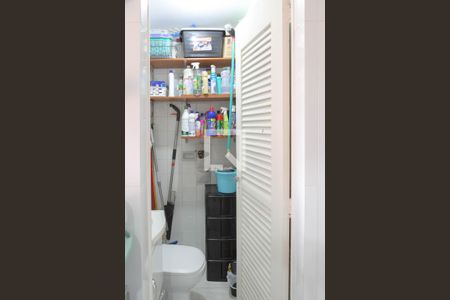 Apartamento à venda com 100m², 4 quartos e 1 vaga Apartamento à venda com 100m², 4 quartos e 1 vagaBanheiro de Serviço