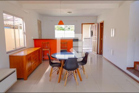 Sala de casa para alugar com 4 quartos, 170m² em Rio Tavares, Florianópolis