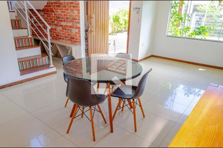 Sala de casa para alugar com 4 quartos, 170m² em Rio Tavares, Florianópolis