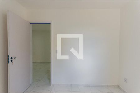 Quarto 2 de apartamento para alugar com 2 quartos, 38m² em Vila Santa Edwiges, São Paulo