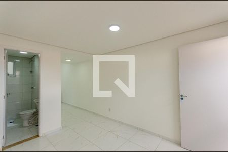 Sala de apartamento para alugar com 2 quartos, 38m² em Vila Santa Edwiges, São Paulo