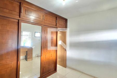 Quarto de apartamento para alugar com 2 quartos, 60m² em Jardim Vinte E Cinco de Agosto, Duque de Caxias