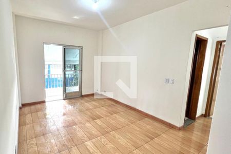 Sala de apartamento para alugar com 2 quartos, 60m² em Jardim Vinte E Cinco de Agosto, Duque de Caxias