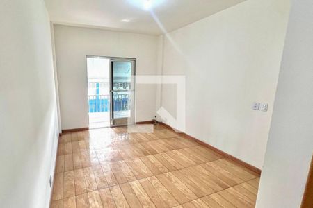 Sala de apartamento para alugar com 2 quartos, 60m² em Jardim Vinte E Cinco de Agosto, Duque de Caxias