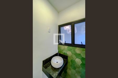 Lavabo de casa à venda com 3 quartos, 160m² em Vila Bertioga, São Paulo