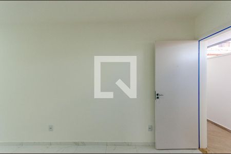 Sala de apartamento para alugar com 2 quartos, 41m² em Vila Santa Edwiges, São Paulo