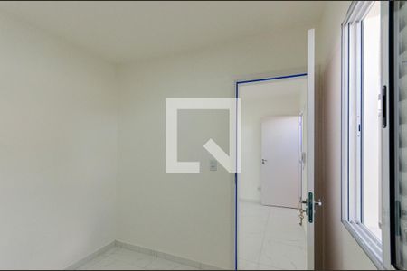 Quarto 1 de apartamento para alugar com 2 quartos, 41m² em Vila Santa Edwiges, São Paulo