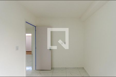 Quarto 2 de apartamento para alugar com 2 quartos, 41m² em Vila Santa Edwiges, São Paulo