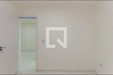 Quarto 2 de apartamento para alugar com 2 quartos, 38m² em Vila Santa Edwiges, São Paulo