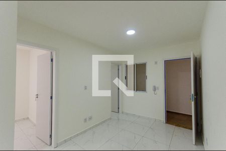 Sala de apartamento para alugar com 2 quartos, 38m² em Vila Santa Edwiges, São Paulo