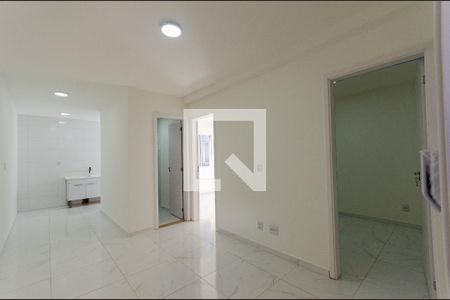 Sala de apartamento para alugar com 2 quartos, 39m² em Vila Santa Edwiges, São Paulo