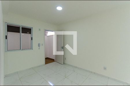 Sala de apartamento para alugar com 2 quartos, 39m² em Vila Santa Edwiges, São Paulo