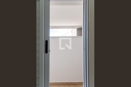 Quarto 1 de apartamento para alugar com 2 quartos, 38m² em Vila Santa Edwiges, São Paulo