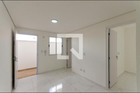 Sala de apartamento para alugar com 2 quartos, 38m² em Vila Santa Edwiges, São Paulo