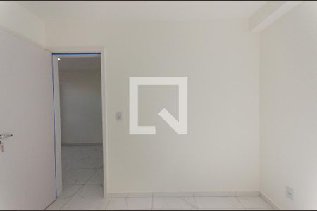 Quarto 2 de apartamento para alugar com 2 quartos, 38m² em Vila Santa Edwiges, São Paulo