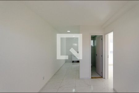 Sala de apartamento para alugar com 2 quartos, 38m² em Vila Santa Edwiges, São Paulo