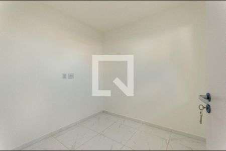 Quarto 1 de apartamento para alugar com 2 quartos, 38m² em Vila Santa Edwiges, São Paulo