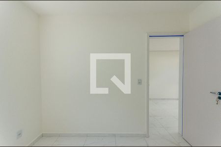 Quarto 2 de apartamento para alugar com 2 quartos, 38m² em Vila Santa Edwiges, São Paulo