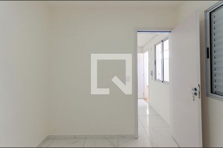 Quarto 1 de apartamento para alugar com 2 quartos, 38m² em Vila Santa Edwiges, São Paulo